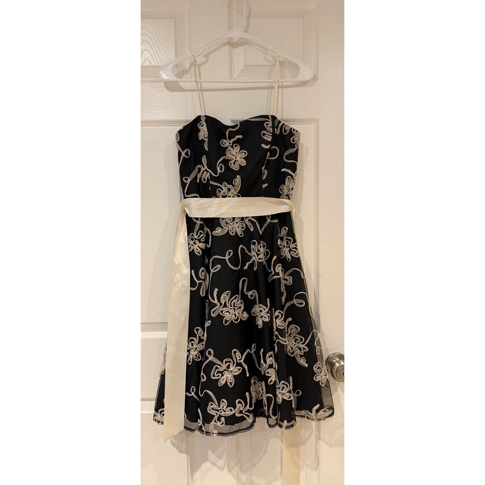 Masquerade Black Floral Embroidered Mesh Homecoming Cocktail Dress Size‎ 3/4